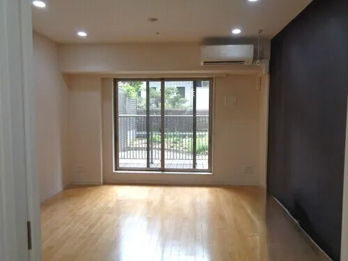 Cross Residence Shirokane Takanawa - Interior - ["Flooring", "Wood", "Floor"]