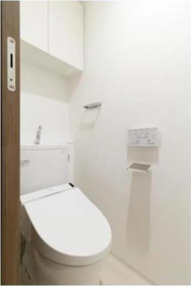 Linden Court Ichigaya - Interior - ["Plumbing fixture", "Toilet seat", "Toilet"]