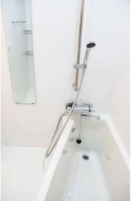 Comforia Kinshicho DEUX - Interior - ["Plumbing fixture", "Bathtub", "Tap"]