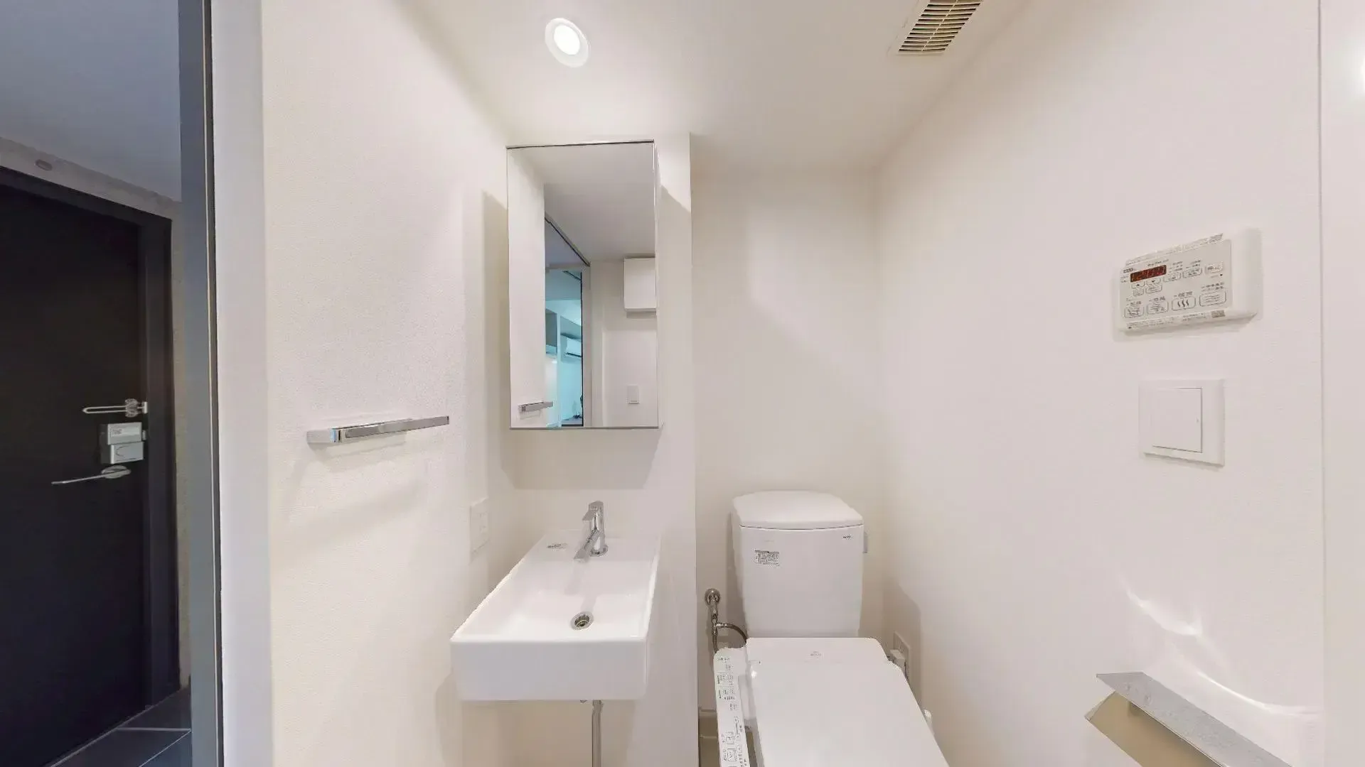 Hmlet Shinjuku Wakamatsucho - Interior - ["Toilet seat", "Plumbing fixture", "Bathroom"]