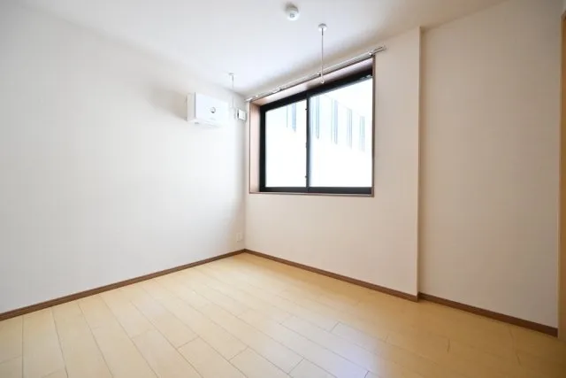 CENTRAL GARDEN RESIDENCE TOKYO - Interior - ["Flooring", "Floor", "Wall"]