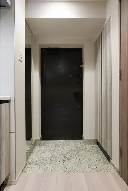 Lien Gotenyama - Interior - ["Door", "Fixture", "Wood"]