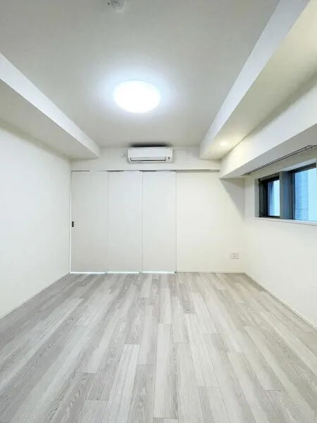Brillia Ist Asakusa - Interior - ["Flooring", "Ceiling", "Floor"]