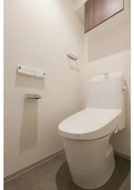 Comforia Liv Nagafukucho - Interior - ["Toilet seat", "Toilet", "Plumbing fixture"]