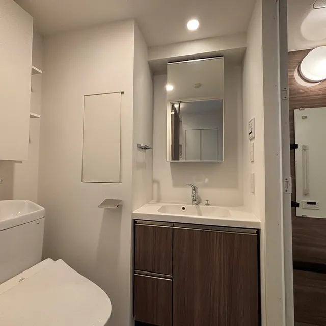 Park Axis Shinagawa Tennozu Isle - Interior - ["Floor", "Flooring", "Interior design"]