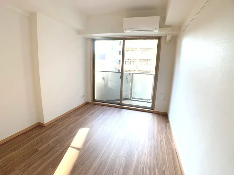 Due Sugamo - Interior - ["Flooring", "Floor", "Wood flooring"]