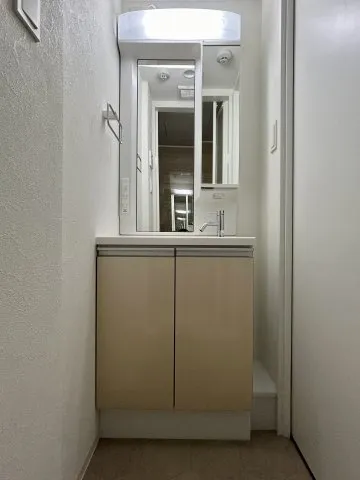El Faro Nakano Fujimicho - Interior - ["Building", "Fixture", "Handle"]