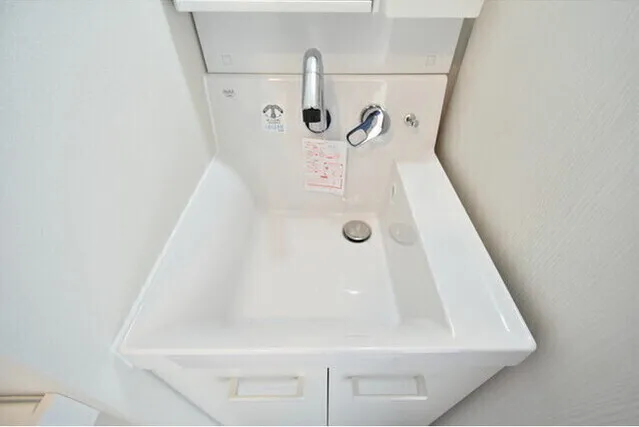 Vista Kitashinagawa - Interior - ["Tap", "Sink", "Bathroom sink"]