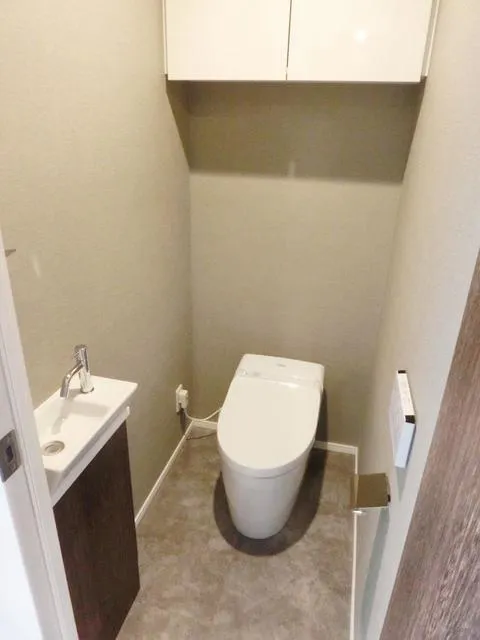 Park Axis Shibuya Kamiyamacho - Interior - ["Toilet seat", "Bathroom sink", "Plumbing fixture"]