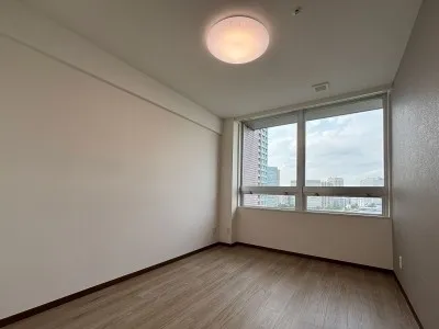 River City 21 East Towers II - Interior - ["Flooring", "Floor", "Apartment"]