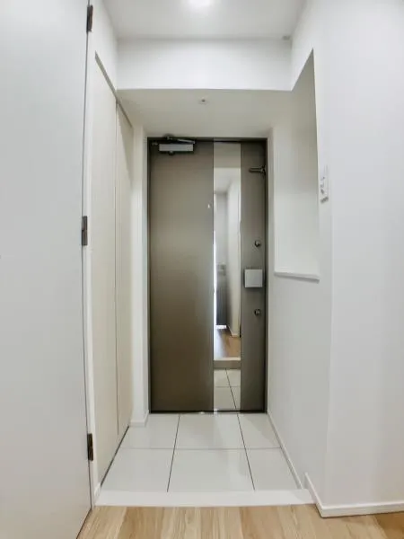 PREMIUM CUBE Ueno - Interior - ["Fixture", "Door", "Building"]