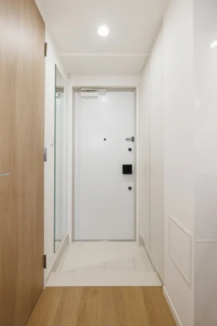 Oase Shinjuku Nishi-Ochiai Residence - Interior - ["Fixture", "Door", "Wood"]