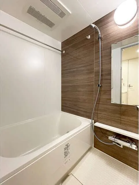 Orchid Residence Shinagawa Nakanobu - Interior - ["Bathtub", "Plumbing fixture", "Building"]