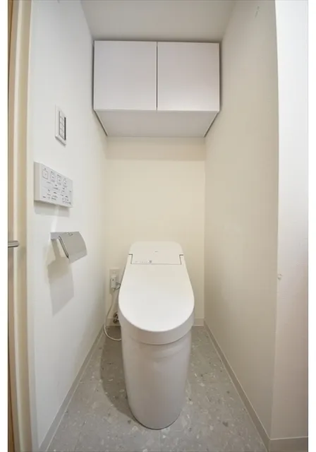 Maison Bellvie Shimokitazawa - Interior - ["Toilet seat", "Plumbing fixture", "Toilet"]