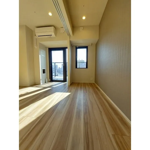 Geoent Monzen Nakacho - Interior - ["Building", "Window", "Property"]
