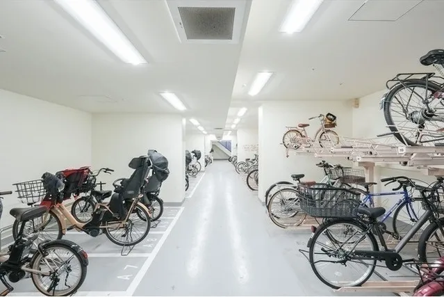 ALTERNA Gokokuji Temple - Other - ["Ceiling", "Floor", "Bicycle"]
