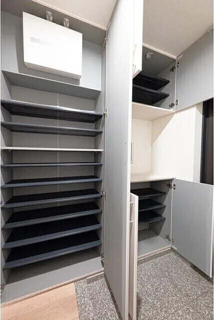 Comforia Nishiogikita - Interior - ["Property", "Shelving", "Rectangle"]