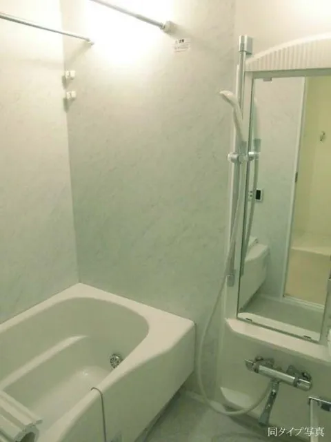 Comforia Harajuku - Interior - ["Bathroom", "Property", "Room"]