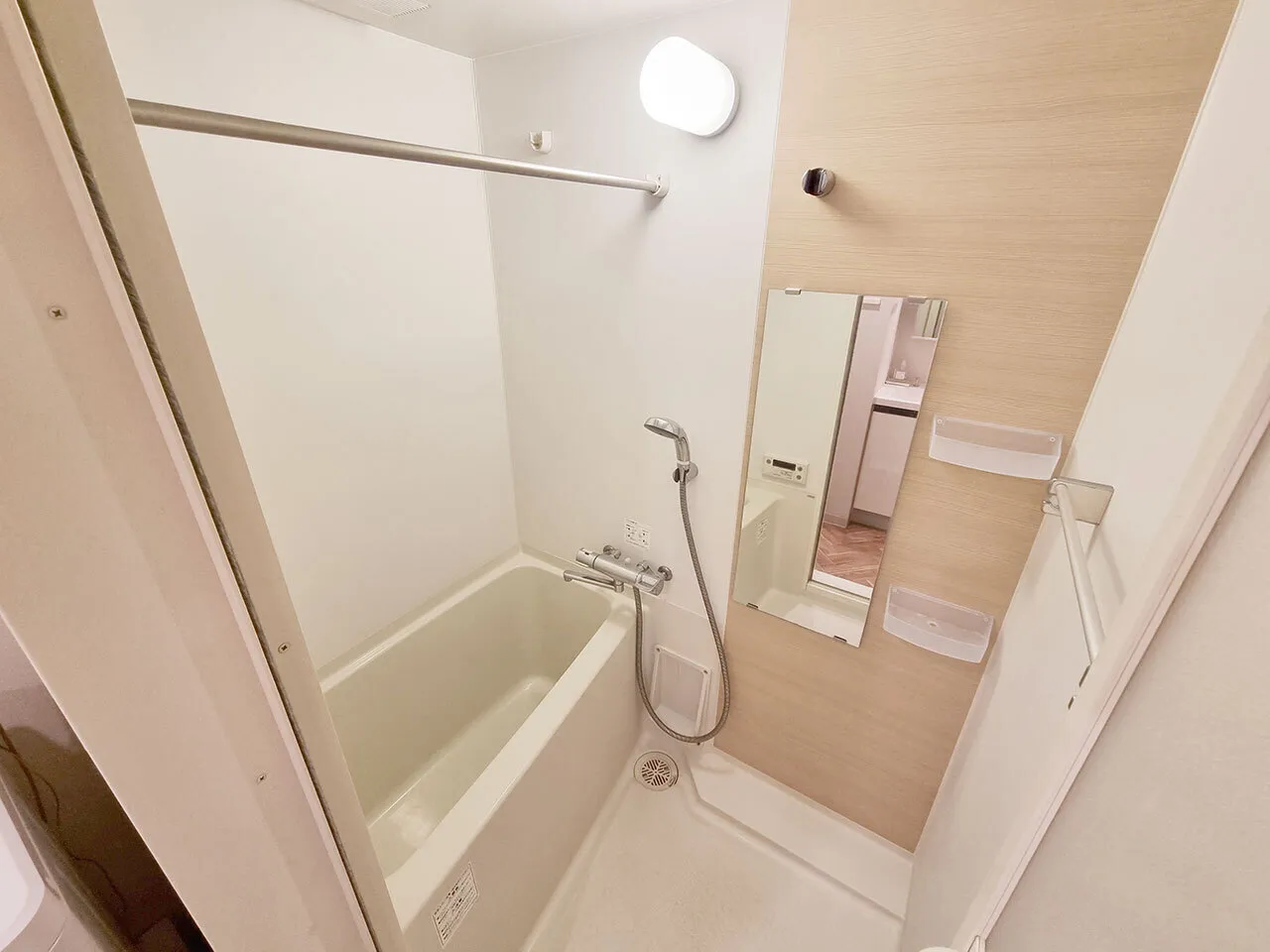 Mynavi Stay Keikyu Kamata Station - Interior - ["Plumbing fixture", "Flooring", "Floor"]