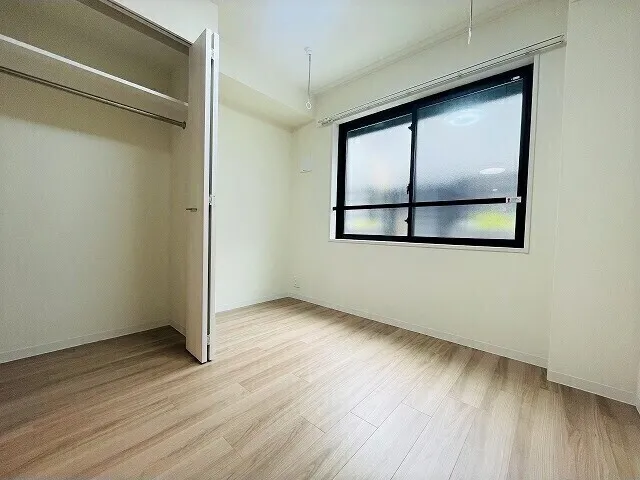 Well Square Ism Komagome - Interior - ["Window", "Building", "Hall"]