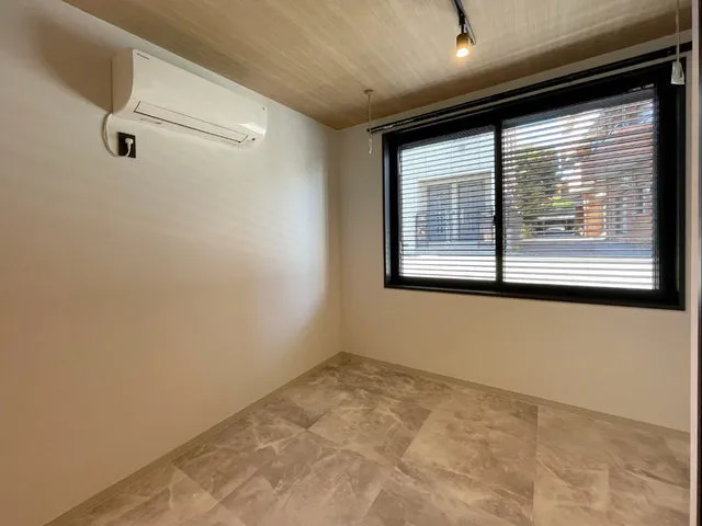 Destino Residencia Arakawa - Interior - ["Flooring", "Wall", "Wood"]