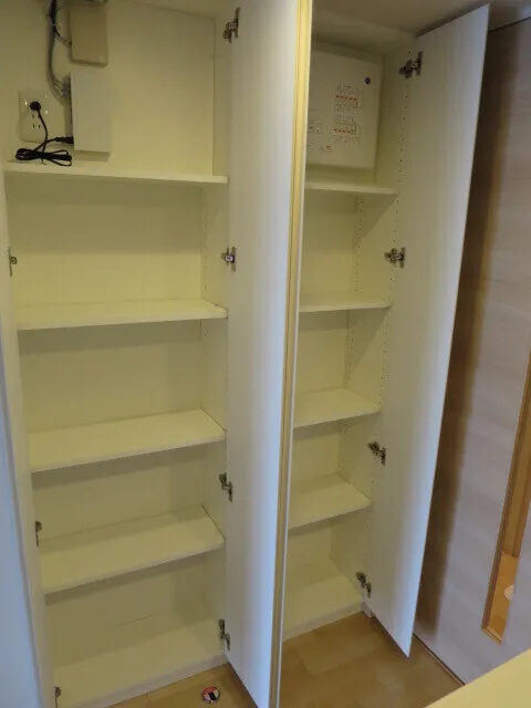 BLESS Kamiikebukuro - Interior - ["Wood", "Flooring", "Cupboard"]