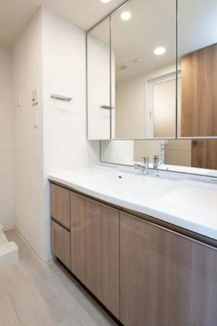 Abity Grande Kinuta - Interior - ["Flooring", "Interior design", "Bathroom cabinet"]