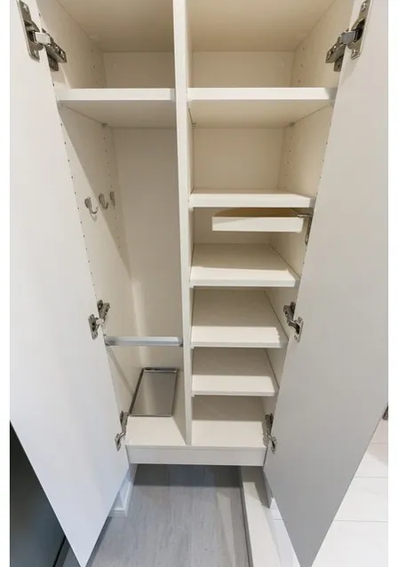 Bow Flats Sumiyoshi - Interior - ["Wood", "Cupboard", "Household hardware"]