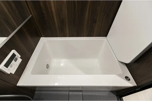 Doue Tsukishima II - Interior - ["Tap", "Plumbing fixture", "Bathroom sink"]