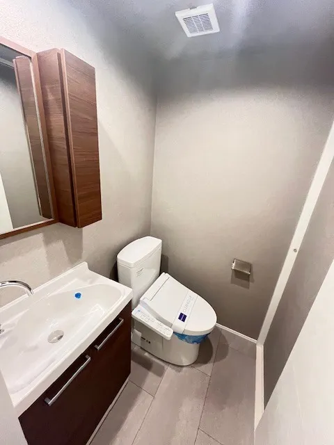 Residia Toranomon - Interior - ["Toilet seat", "Plumbing fixture", "Flooring"]