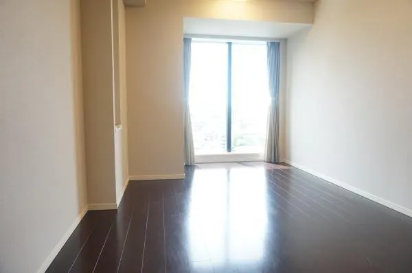 Osaki West City Towers WEST - Interior - ["Building", "Property", "Window"]