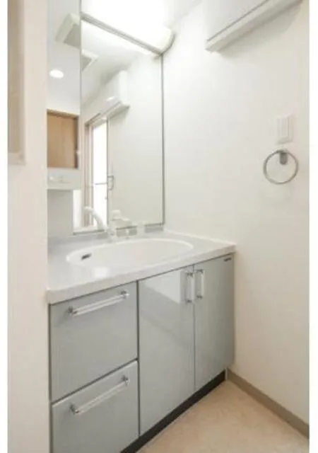 Green House Takamatsu - Interior - ["Flooring", "Plumbing fixture", "Floor"]