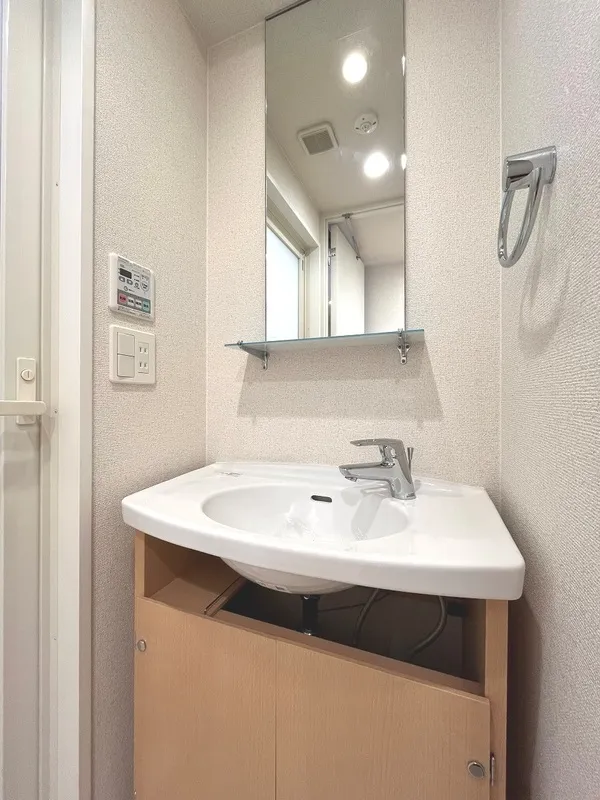 Prime Urban Sumiyoshi II - Interior - ["Bathroom Sink", "Plumbing fixture", "Flooring"]