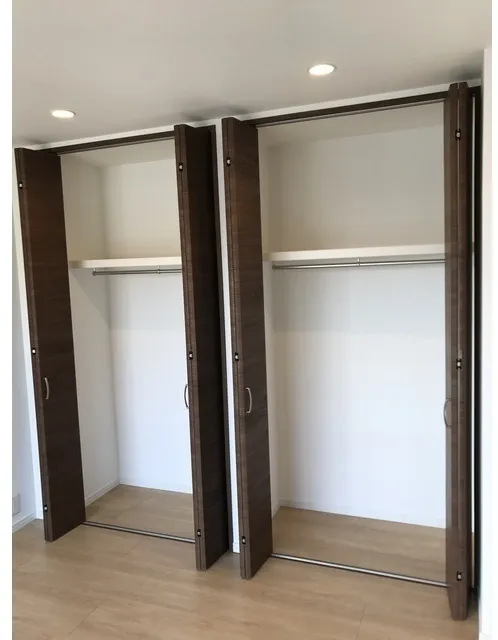 Abitation - Interior - ["Wood", "Flooring", "Floor"]