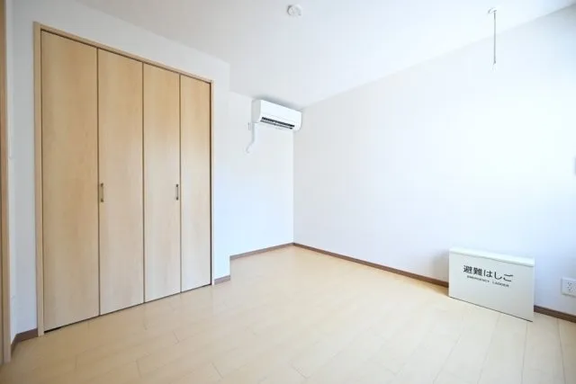 CENTRAL GARDEN RESIDENCE TOKYO - Interior - ["Flooring", "Floor", "Wood"]