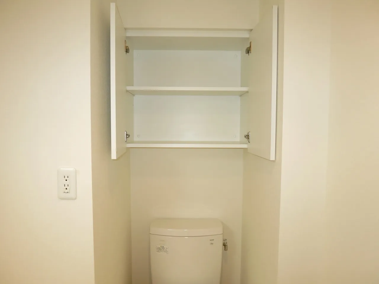 Arden Kiyosumi Shirakawa - Interior - ["Wall", "Wood", "Toilet seat"]