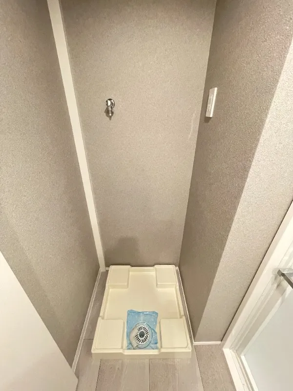 Residia Shinkawa  - Interior - ["Flooring", "Floor", "Brown"]