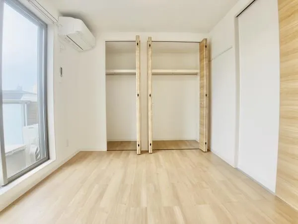 KOMFORTA Shin-Nakano - Interior - ["Fixture", "Building", "Wood"]