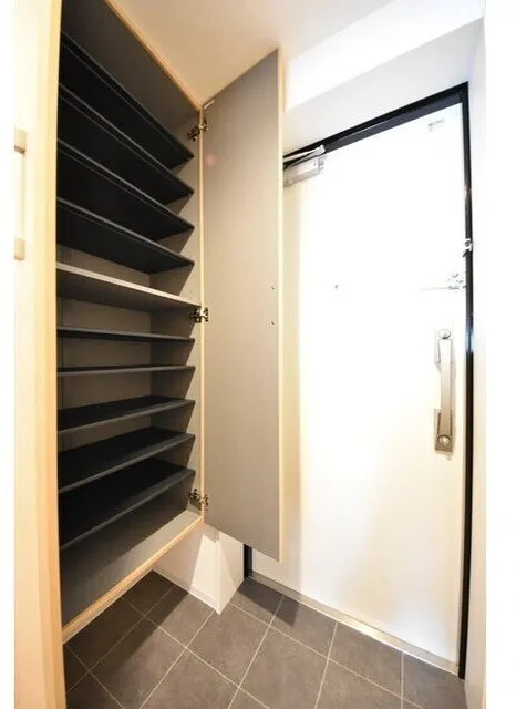 El Faro Waseda - Interior - ["Flooring", "Wood", "Interior design"]