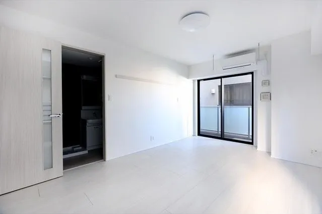 La Douceur Higashikanda - Interior - ["Building", "Fixture", "Window"]