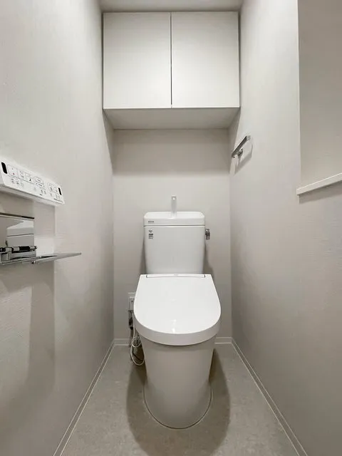 HF Kitasenju Residence - Interior - ["Toilet seat", "Toilet", "Plumbing fixture"]