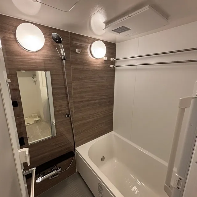 Park Axis Shinagawa Tennozu Isle - Interior - ["Plumbing fixture", "Flooring", "Bathroom"]