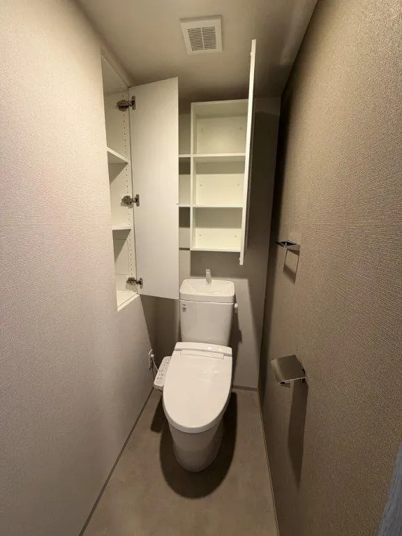 Le Fone Progre Takadanobaba North - Interior - ["Toilet seat", "Toilet", "Flooring"]