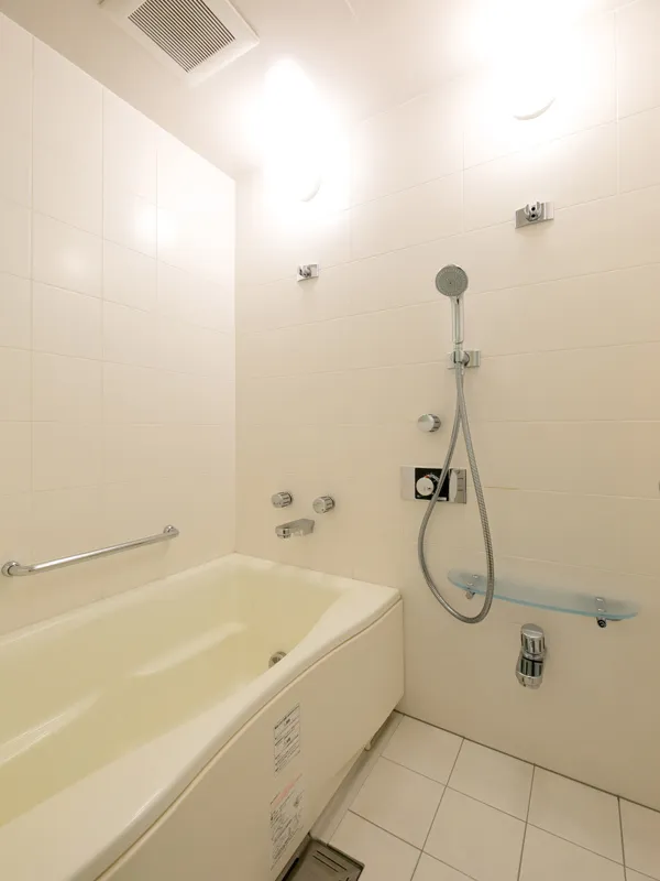 Omotesando Hills Zelkova Terrace - Interior - ["Bathtub", "Property", "Plumbing fixture"]