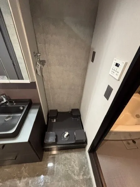 EXAM AKASAKA - Interior - ["Flooring", "Floor", "Plumbing fixture"]