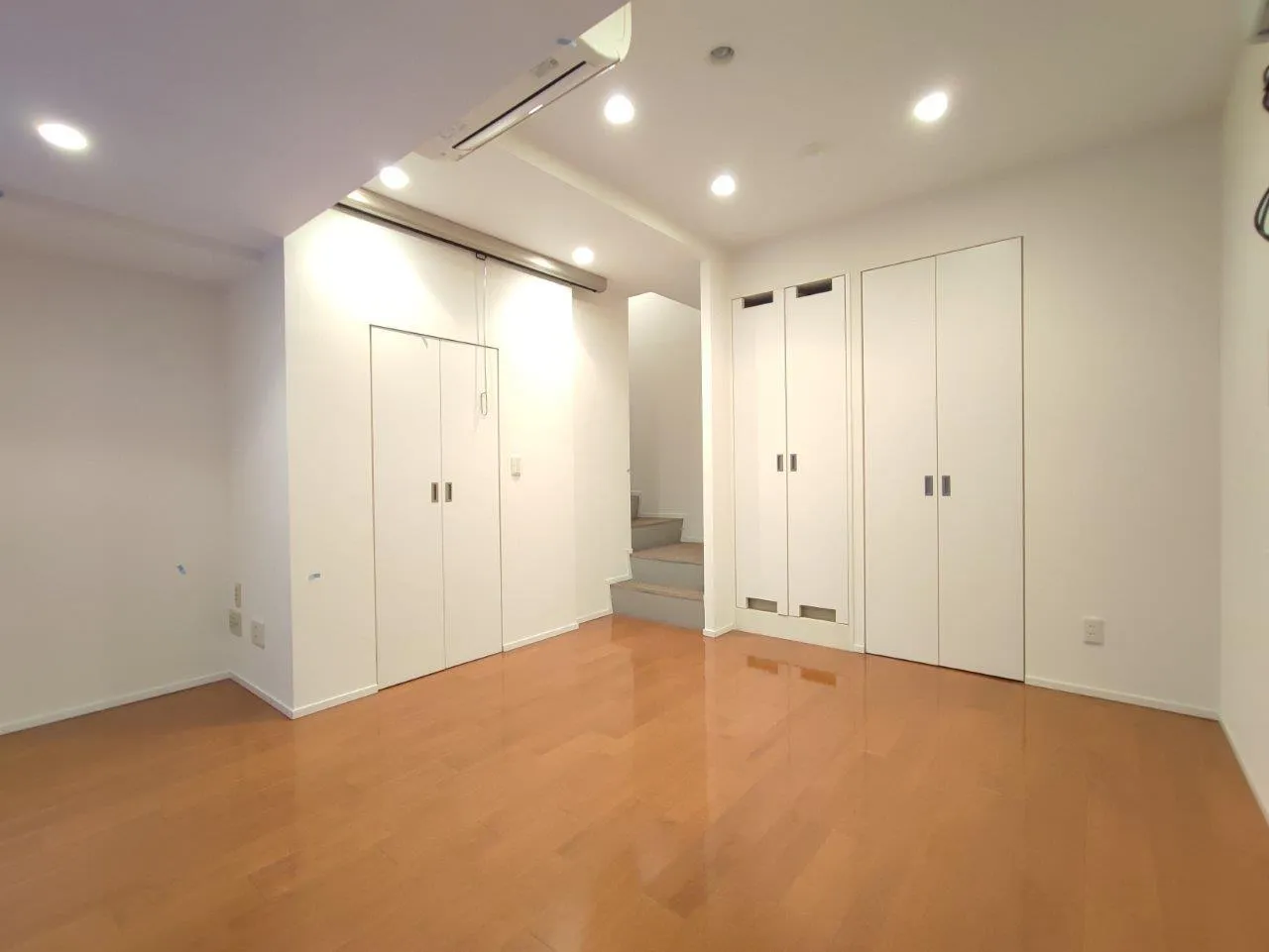 Residence Yoyogi Park - Interior - ["Door", "Fixture", "Wood"]