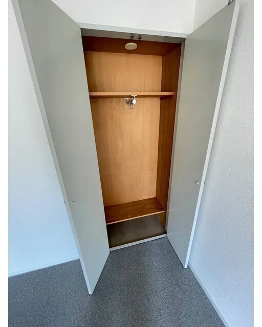 Actor'S Seat Building - Interior - ["Wood", "Fixture", "Shelving"]
