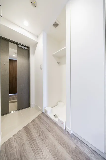 Maison Croizon - Interior - ["Building", "Fixture", "Wood"]