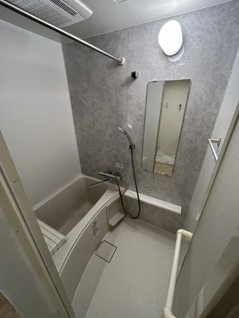 LiveFlat Sendagi - Interior - ["Building", "Fixture", "Flooring"]