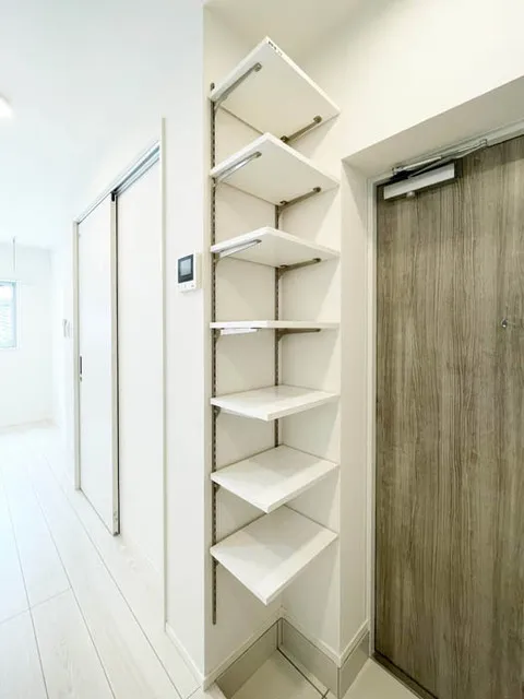 CASA GRAZIE Nishi-Ojima - Interior - ["Shelving", "Shelf", "Interior design"]